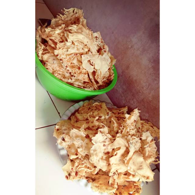 

Peyek kacang tanah .peyek rebon. Peyek kacang ijo. Peyek lombok