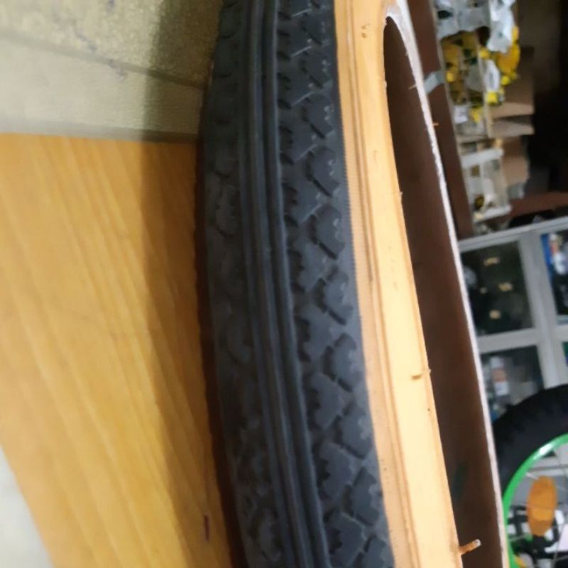 ban luar 18x1.75 swallow