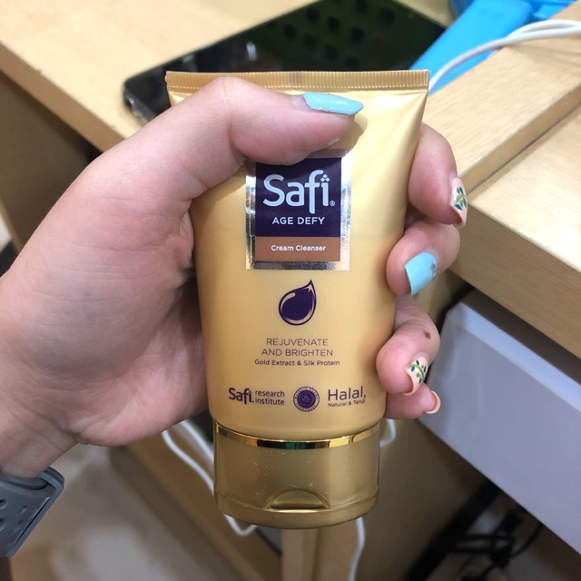 SAFI Age Defy Cream Cleanser