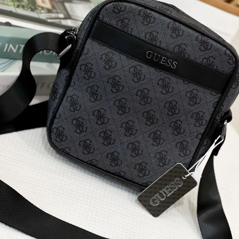 GUESSS MAN Uptown Logo Messenger Bag