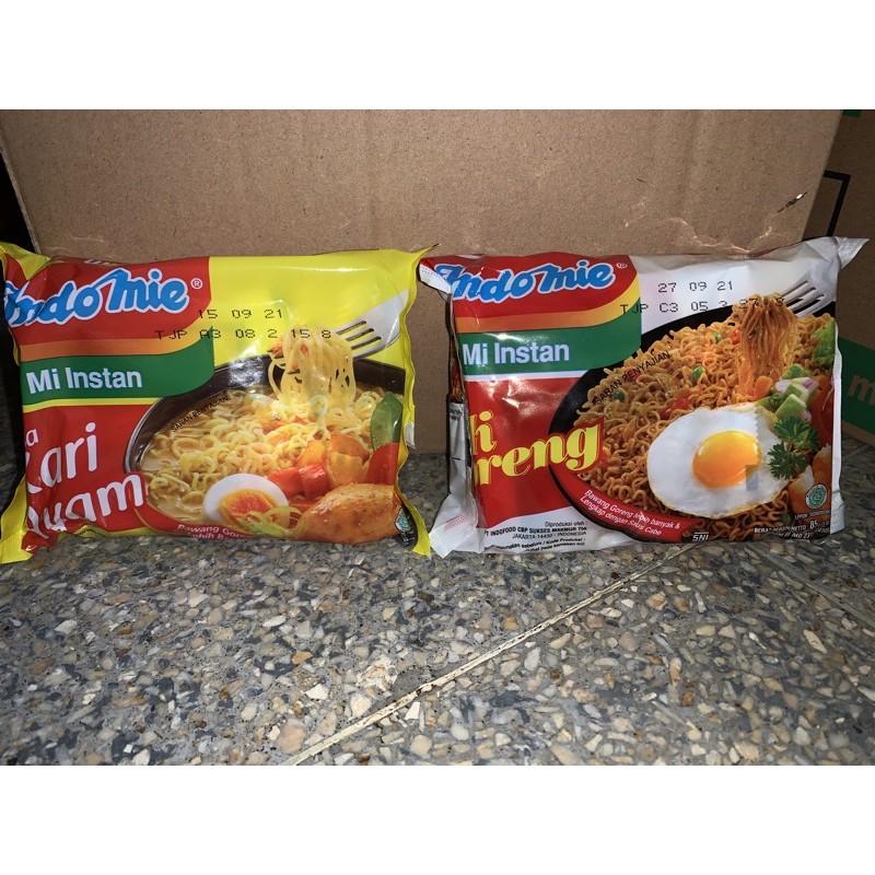 

Paket isi Indomie Goreng / Kari ayam