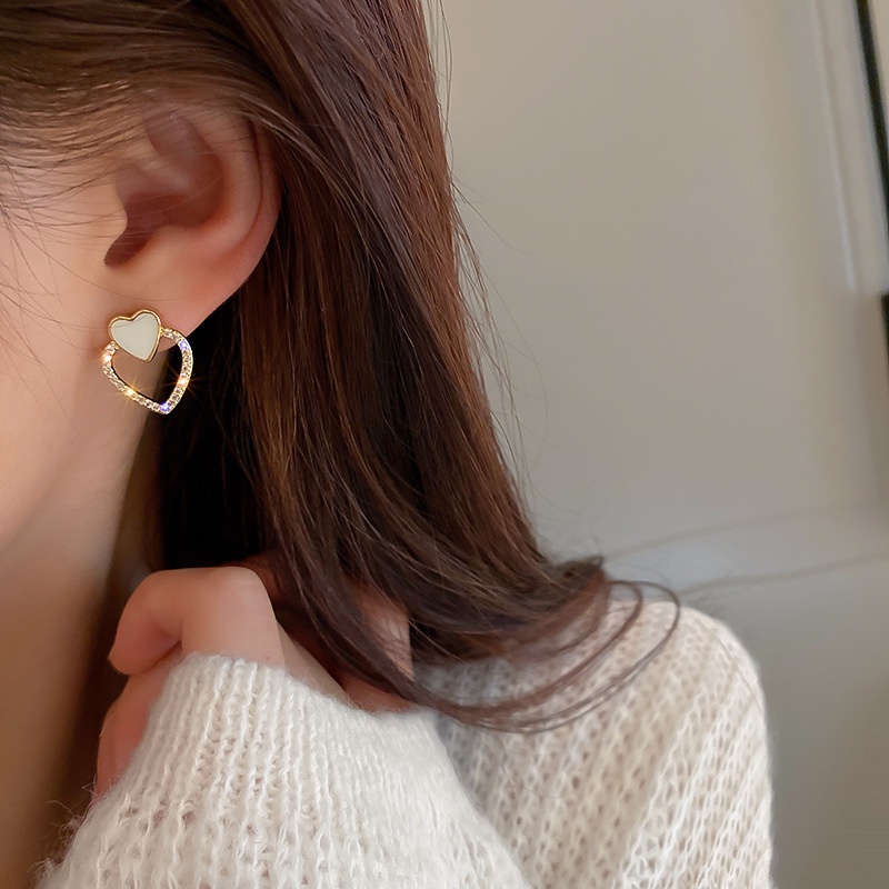 Anting Stud Kristal Bentuk Hati Model Hollow Untuk Wanita