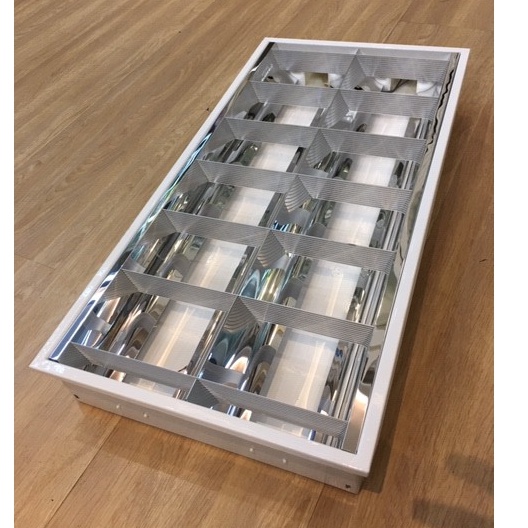 RM komplit Lampu 2x TL LED 8W Philips