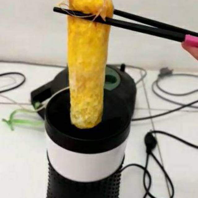 Alat pembuat telur gulung