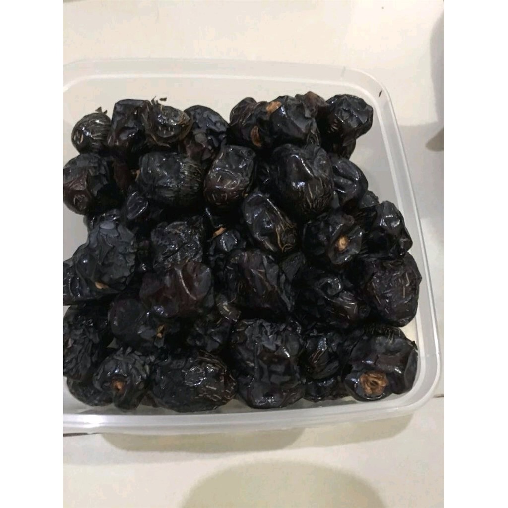 

Kurma Ajwa gradeA. 1kg. Asli Bagus