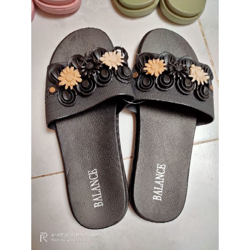 New BLC 956-X6 Sandal Jelly Bunga Persik  Bacadeskripsi