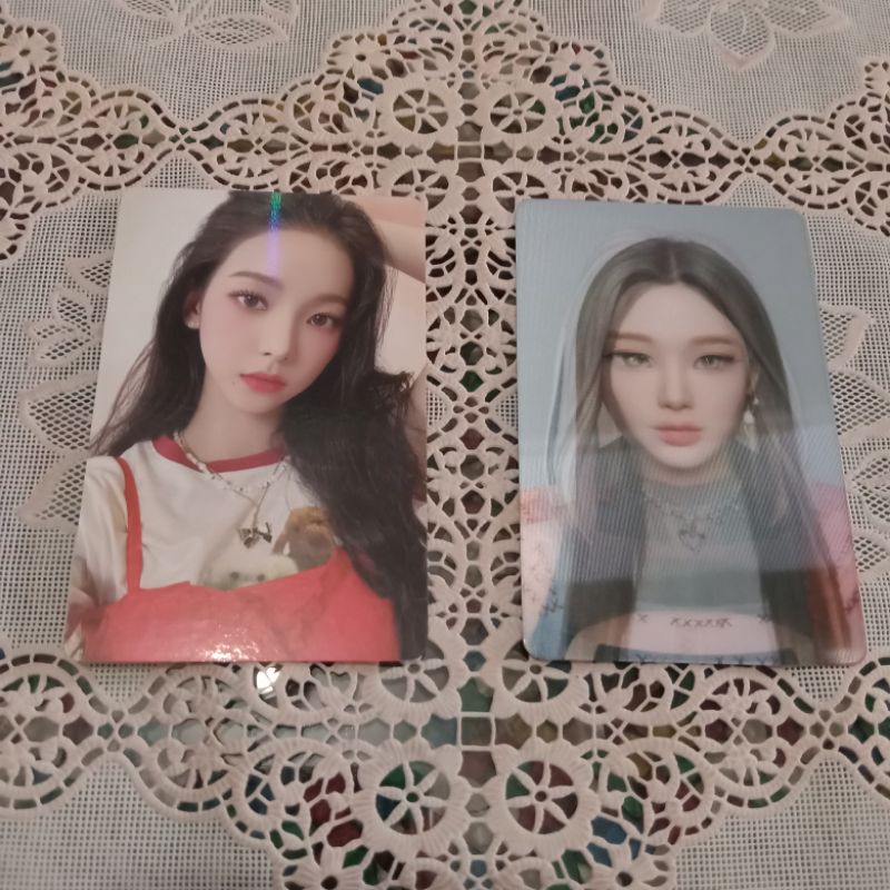 Photocard (Selfie Card) Karina SG22 & Lenticular Card Giselle Album Savage aespa