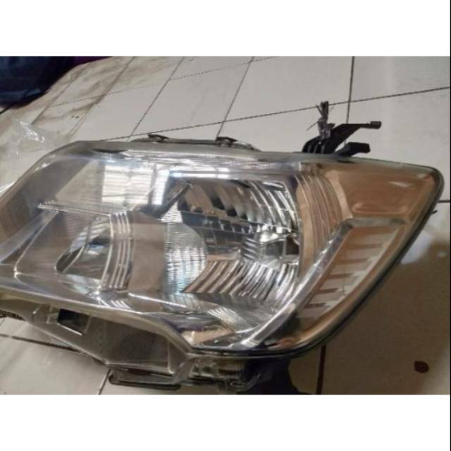 Headlamp Suzuki Ertiga
