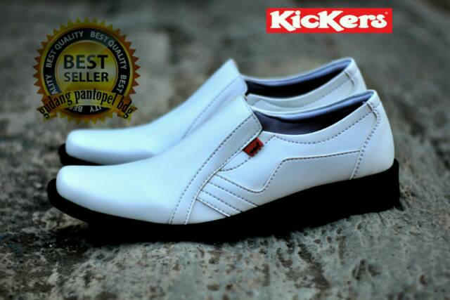 Men Sale !! Sepatu Pria Pantopel Kickers Slip On Formal Casual Santai Murah