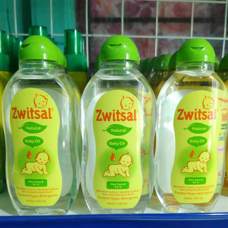 Zwitsal Natural Baby Oil 100 ml Aloe Vera  Vit E Membersihkan Melembabkan Kulit