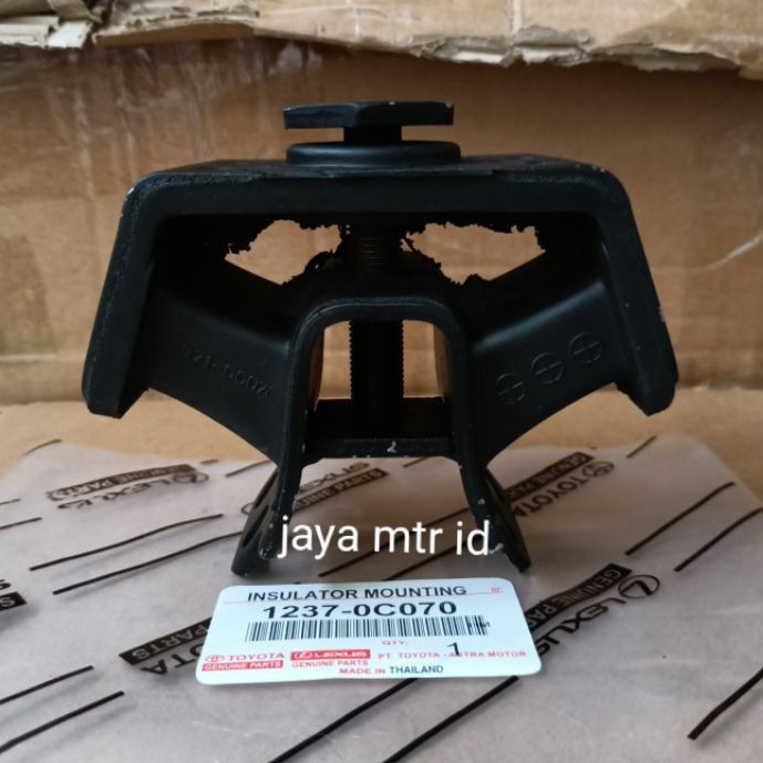 mounting transmisi/dudukan transmisi Toyota Innova/Fortuner bensin