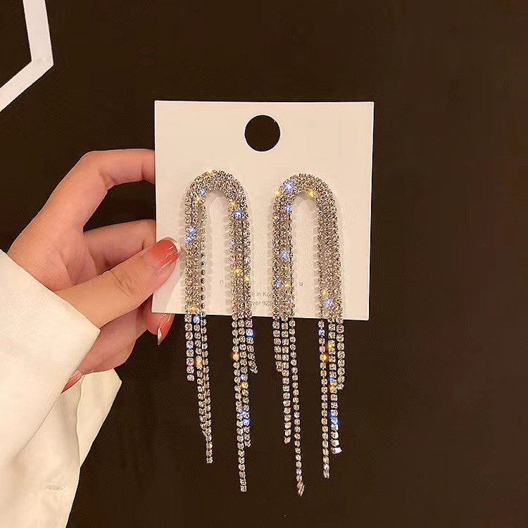 1 Pasang Anting Stud Rumbai Panjang Hias Kristal Berlian Imitasi Gaya Vintage Korea Untuk Wanita