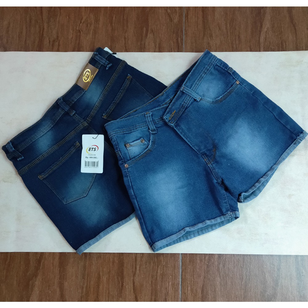 Celana Pendek Jeans High Waist dengan Saku