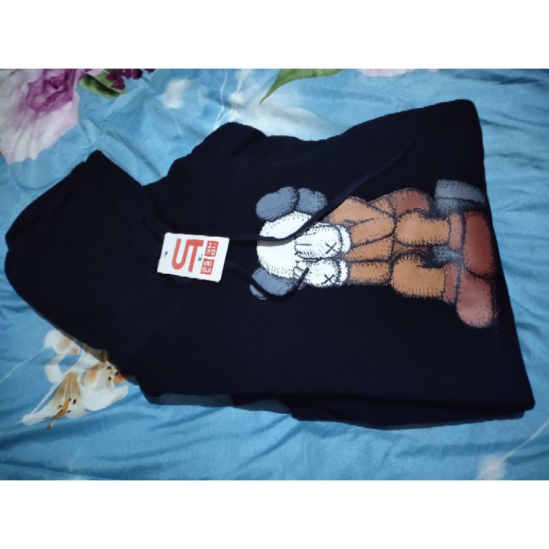 Sweeter Hoodie Uniqlo X Kaws-JAKET HOODIE UNIQLO