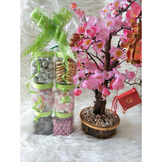 

Paket coklat parcel lebaran (isi 6 toples) delfi lagie