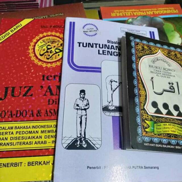 3 paket buku ( juz amma, tuntunan sholat, buku iqro ukuran kecil)