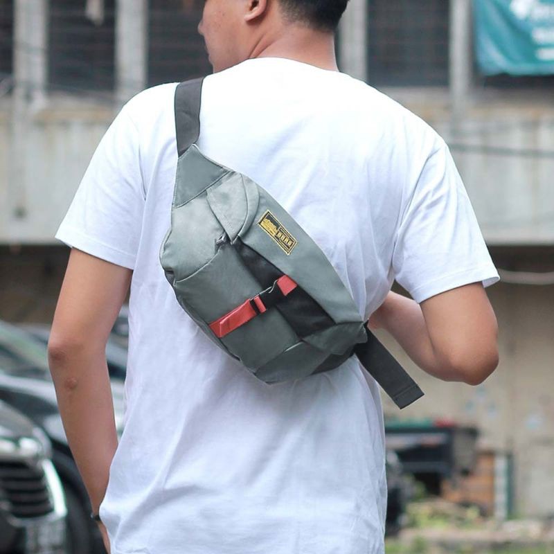 New Arrival Tas Salempang Pinggang Pria Slingbag Original Distro Premium Terbaru Waterproof Anti Air