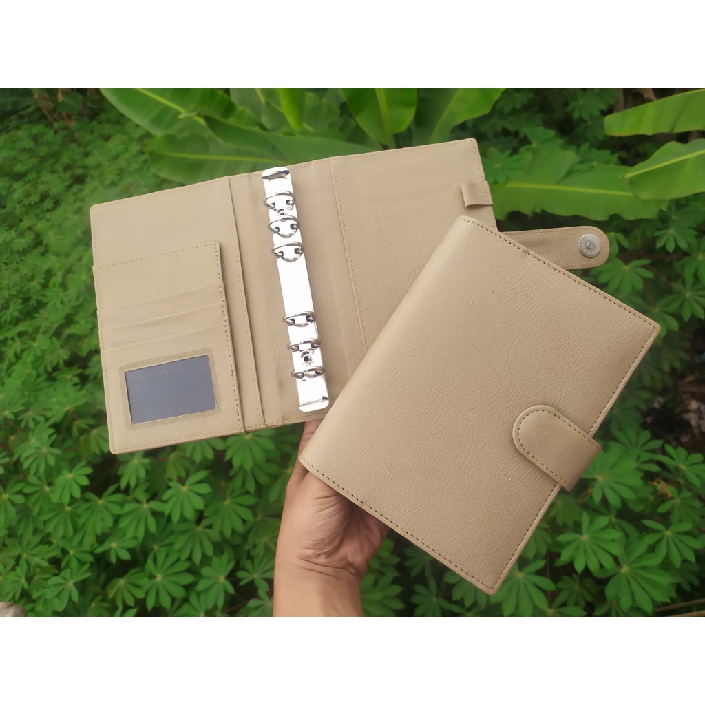 

Binder polos A6 (6ring) 14 warna binder keuangan