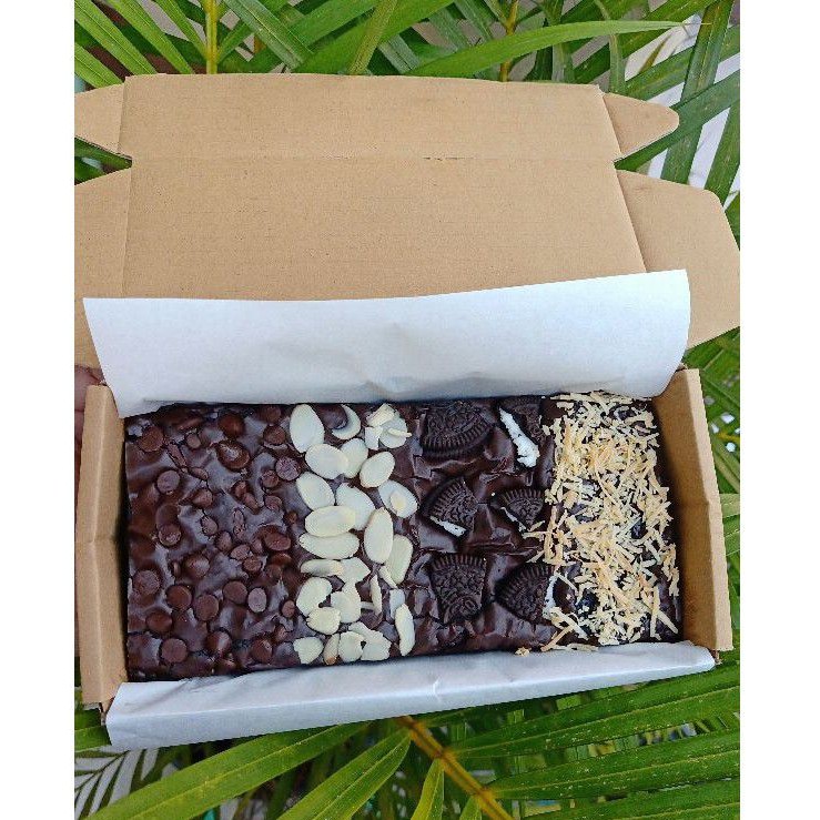 

Fudgy Brownies -(WAJIB CO BUBBLE WRAP)Brownies Coklat