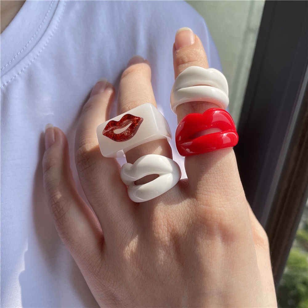 Needway  Transparent Finger Ring Vintage Lips Resin Rings New Punk Geometric Personality Square Acrylic Fashion Jewelry