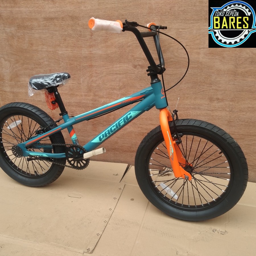 Sepeda BMX Anak 20 Pacific Hotshot XCR 6.0 Ban 3.0