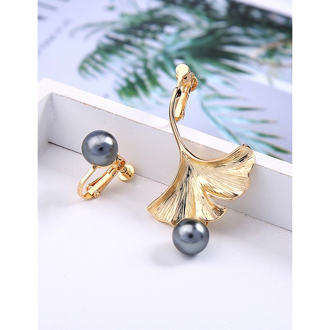 LRC Anting Jepit Fashion Ear Clip Asymmetric Leaf Pearl Earrings D30065