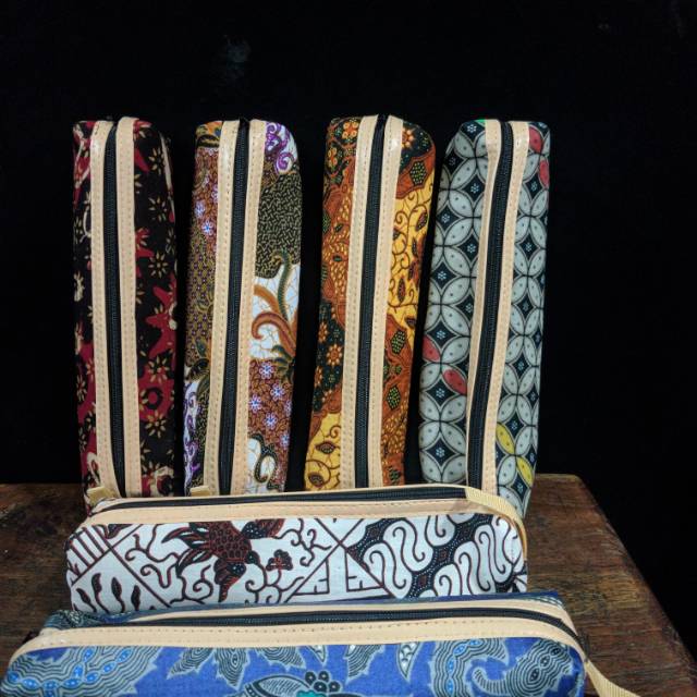 

Tempat pensil batik