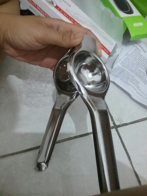 Alat Perasan Lemon - Pemeras Perasan Buah Jeruk Nipis Stainless Steel Citrus Orange Extractor