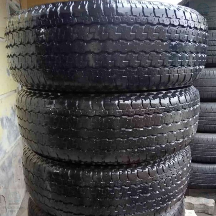 Ban Bridgestone ukuran 215/65 r16 Tubles