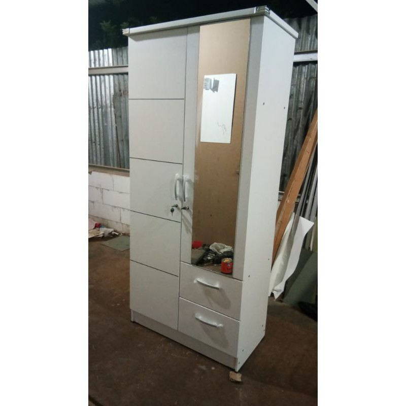 Lemari pakaian 2 pintu putih, minimalis, mewah dan modern, lemari pakaian baju kayu furniture.