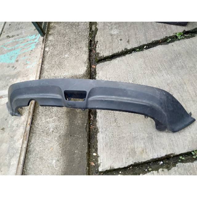 Bemper bawah belakang Nissan Juke