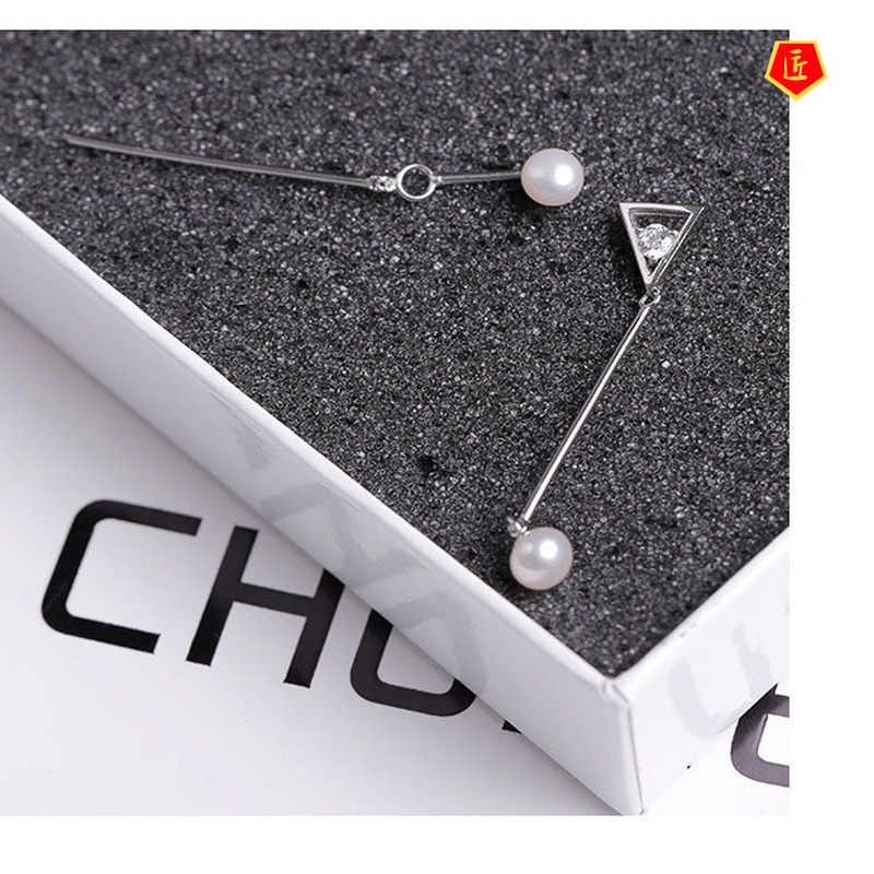 [Ready Stock]Retro Triangle Pearl Asymmetric Stud Earrings