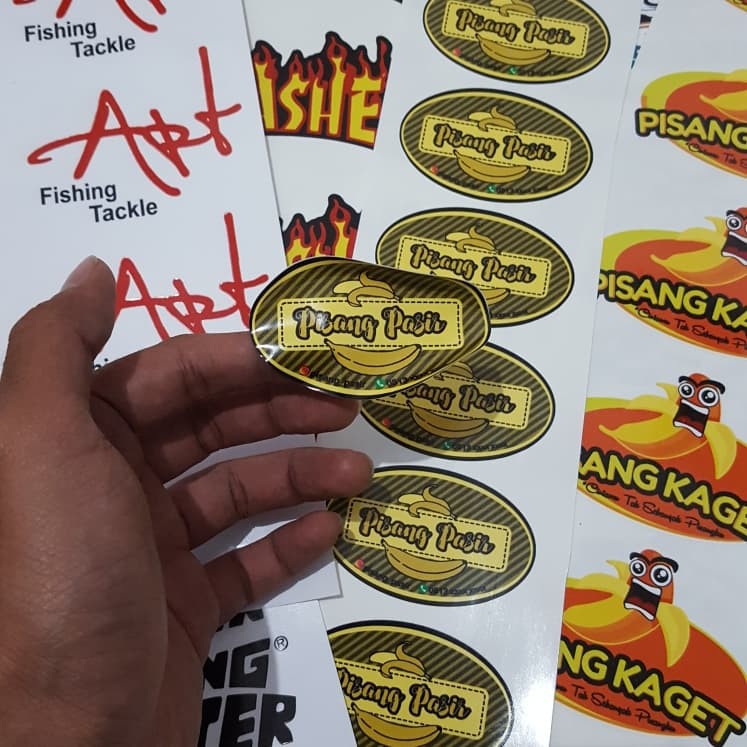 

Stiker Label Kemasan Cetak Stiker BAHAN VINYL QUANTEC PREMIUM A3+ CUTTING Custom