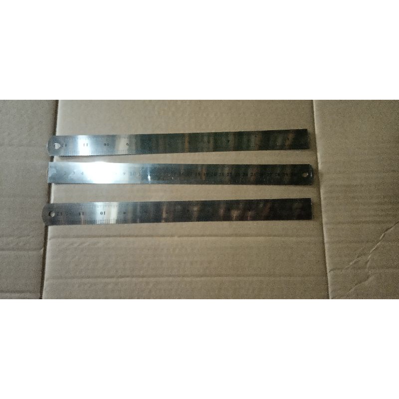 

penggaris stainless 30+ cm