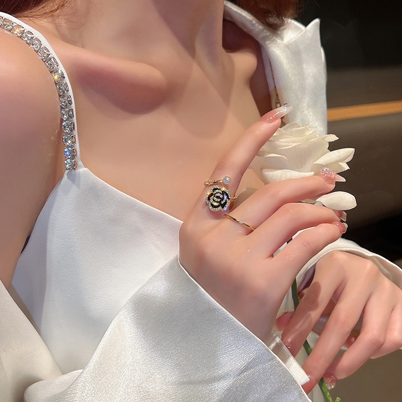 Cincin Jari Telunjuk Wanita Model Terbuka Desain Camellia Untuk Musim Gugur / Dingin