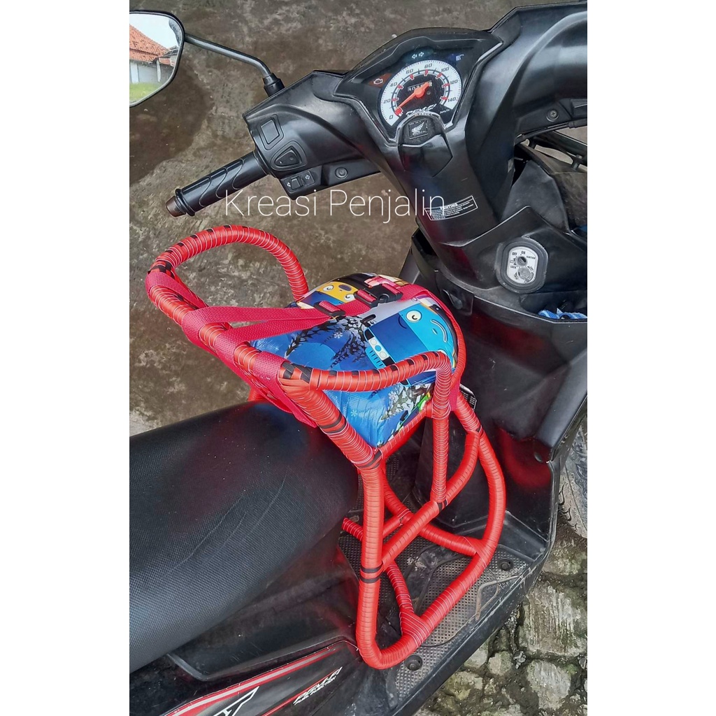 Kursi Boncengan Anak Motor Matic Full Anyam Free Sabuk / Dudukan Anak Motor Matic / Kursi matic Anak Motor Matic / Jok depan Anak Motor Matic / Kursi Boncengan Anak Motor Matic / Bangku Boncengan Anak Di Motor Matic / bangku anak motor matic / Kursi Rotan