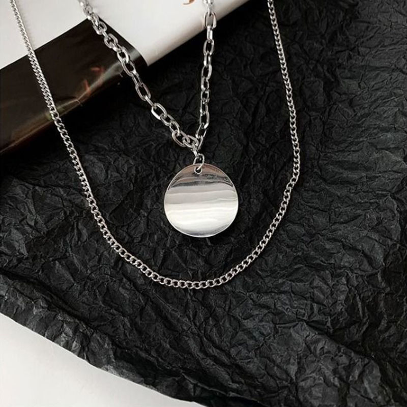 Kalung Rantai Klavikula Liontin Lingkaran Bahan Alloy Lapis Ganda Warna Emas Perak Gaya Hip Hop Untuk Wanita