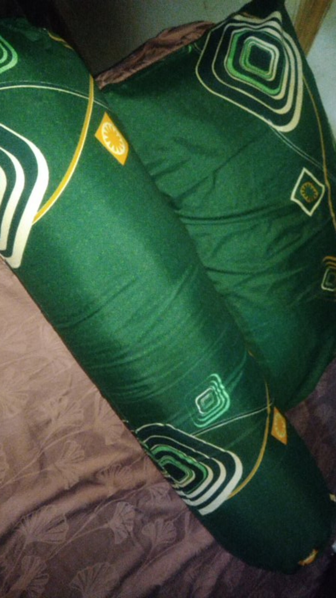 Bantal / Guling Hotel Merk Diffa Motif Hitam