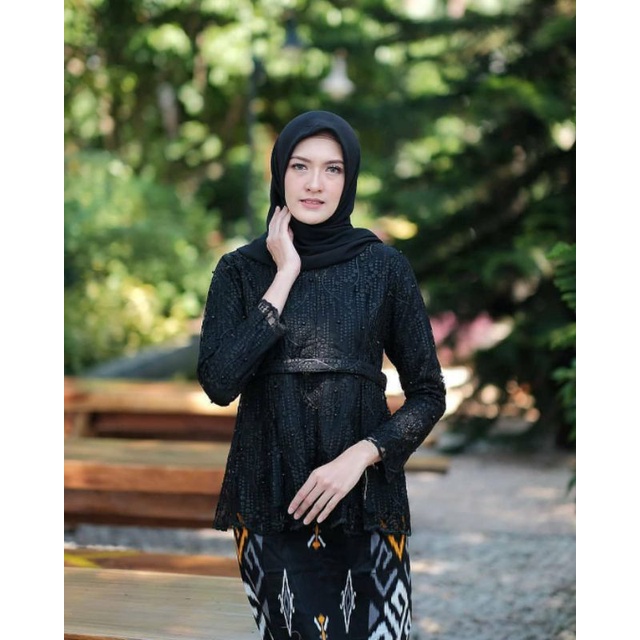 Kebaya batik couple aghnia black GRATIS JILBABkebaya tunangan kebaya wisuda kebaya modern