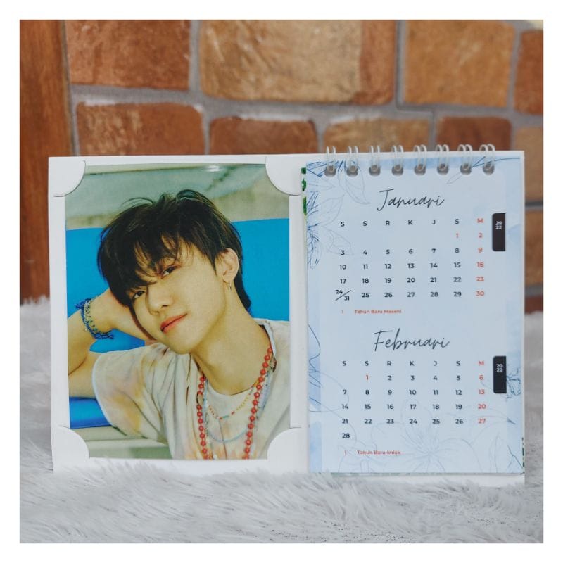 Jual NCT DREAM Kalender Meja 2022 HELLO FUTURE NCT DREAM Calendar