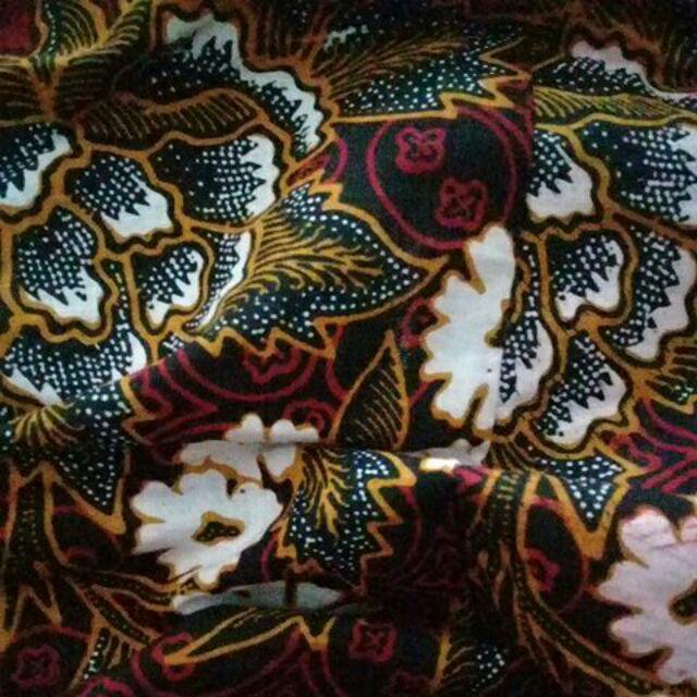 Couple Batik Merah Senopati