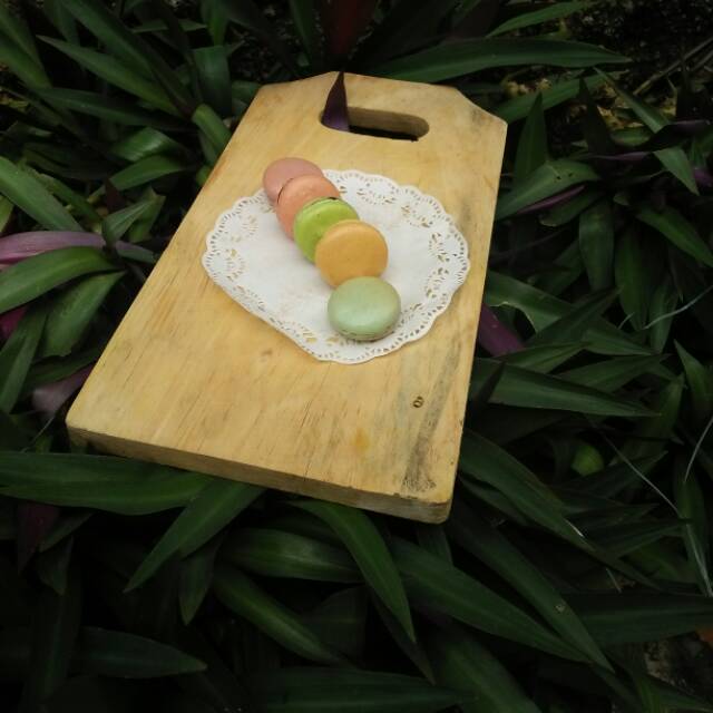 

macaron 1 box isi 10
