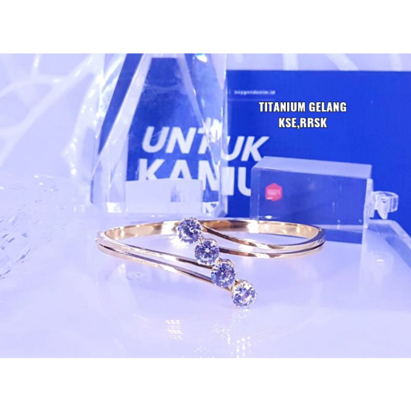 Gelang titanium asli mata bat zircon,tidak luntur,aman dipake mandi