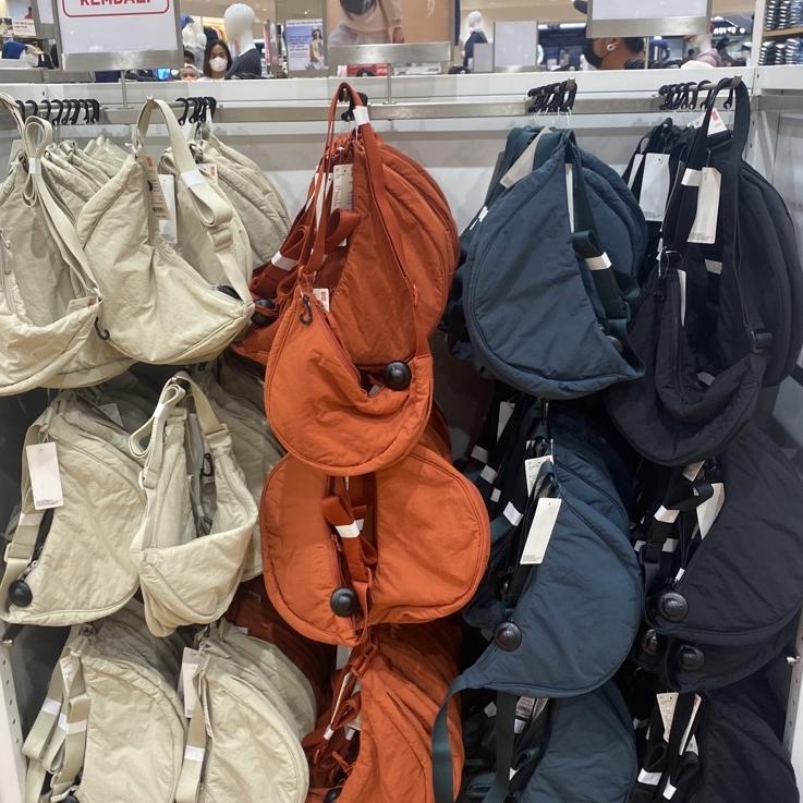 Tas bahu mini round uniqlo new arrival "Mre31au22т"