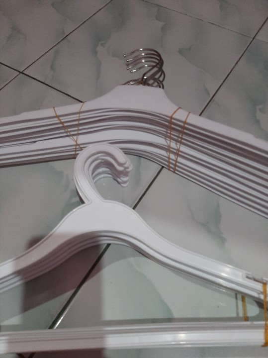 Gantungan Baju / Hanger Remaja 14 In (12 Pcs)