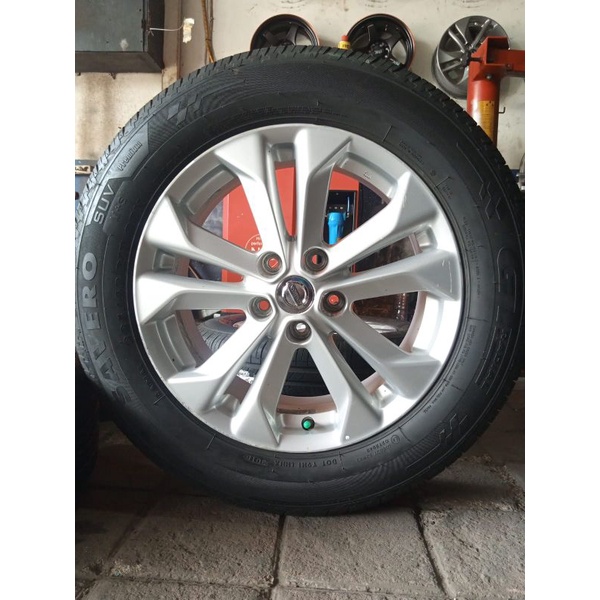 Velg Mobil Bekas Oem Xtrail Ring 17 pcd 5×114.3 + Ban Gt Radial 225 60 R17