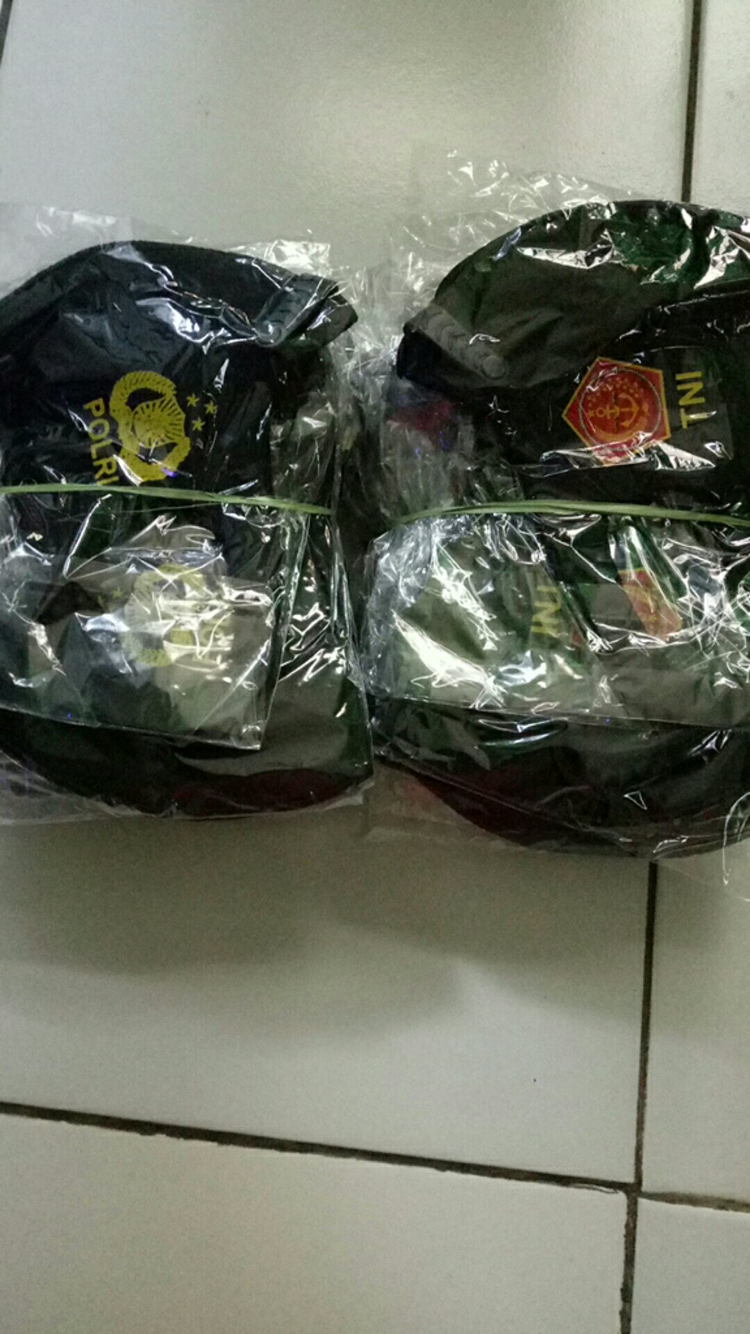 Masker Tni Polri  Ventilator Versi N95