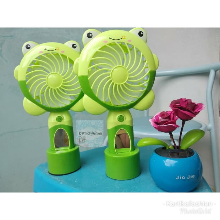 Kipas Angin Karakter lampu LED plus Kaca cermin