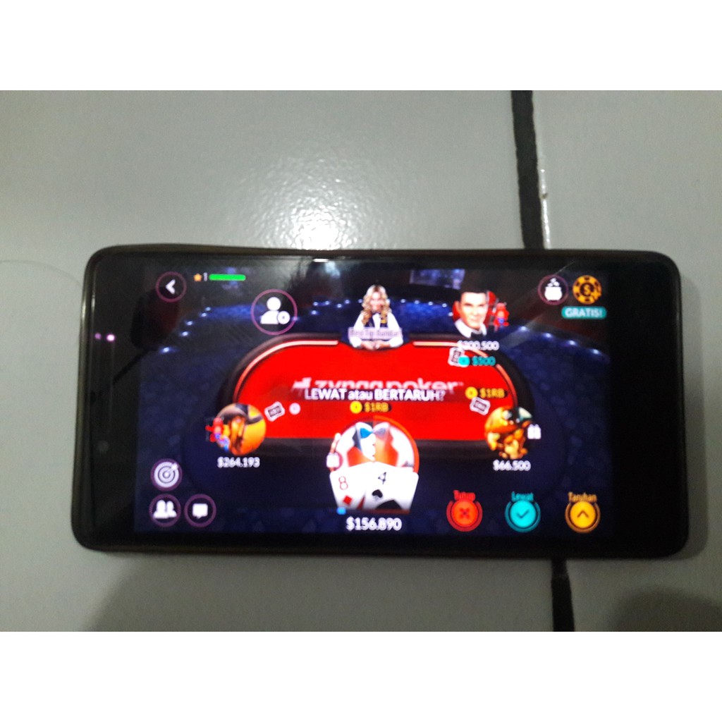 Jual beli chip texas holdem poker onlinene