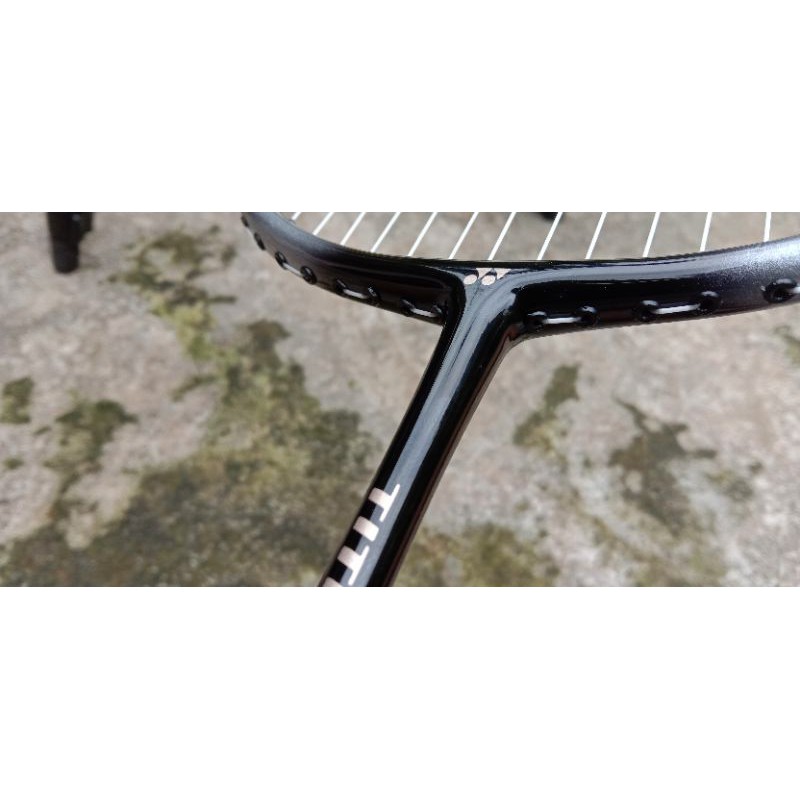 raket Yonex titanium pro